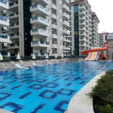 Yekta Kingdom Trade Center 1+1 Luxury Alanya
